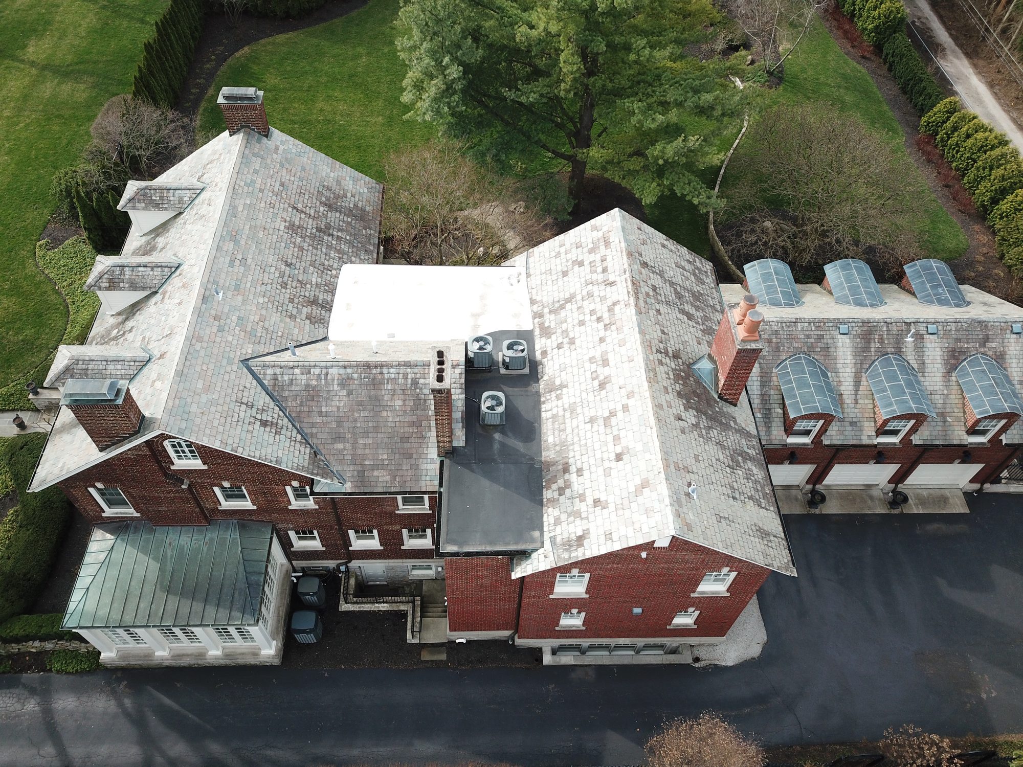 Slate roof in Bexley before cleaning showing algae growth