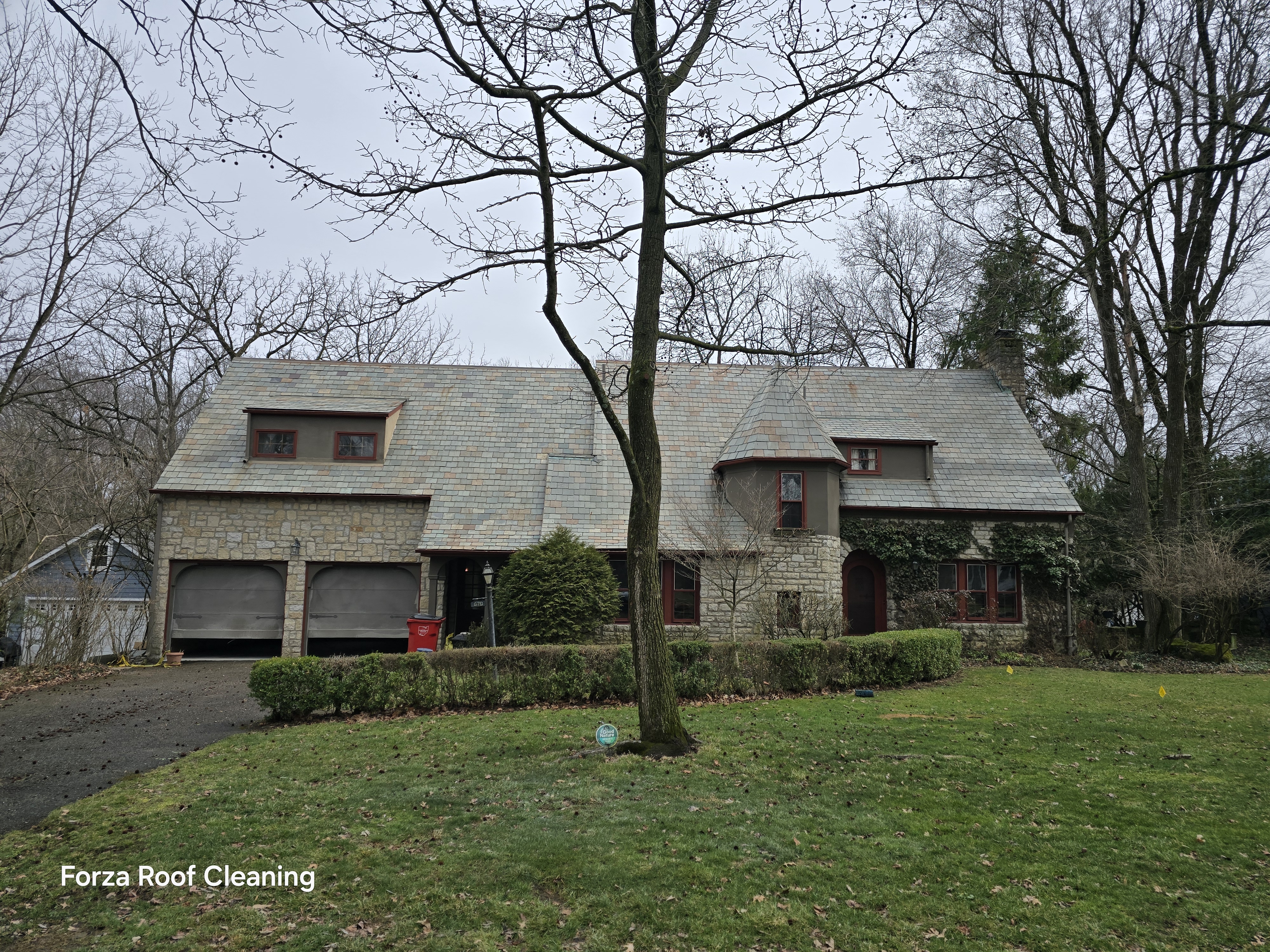 After roof cleaning in Worthington Ohio